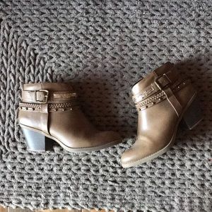 Sugar brand. Size 11. Hardly worn!